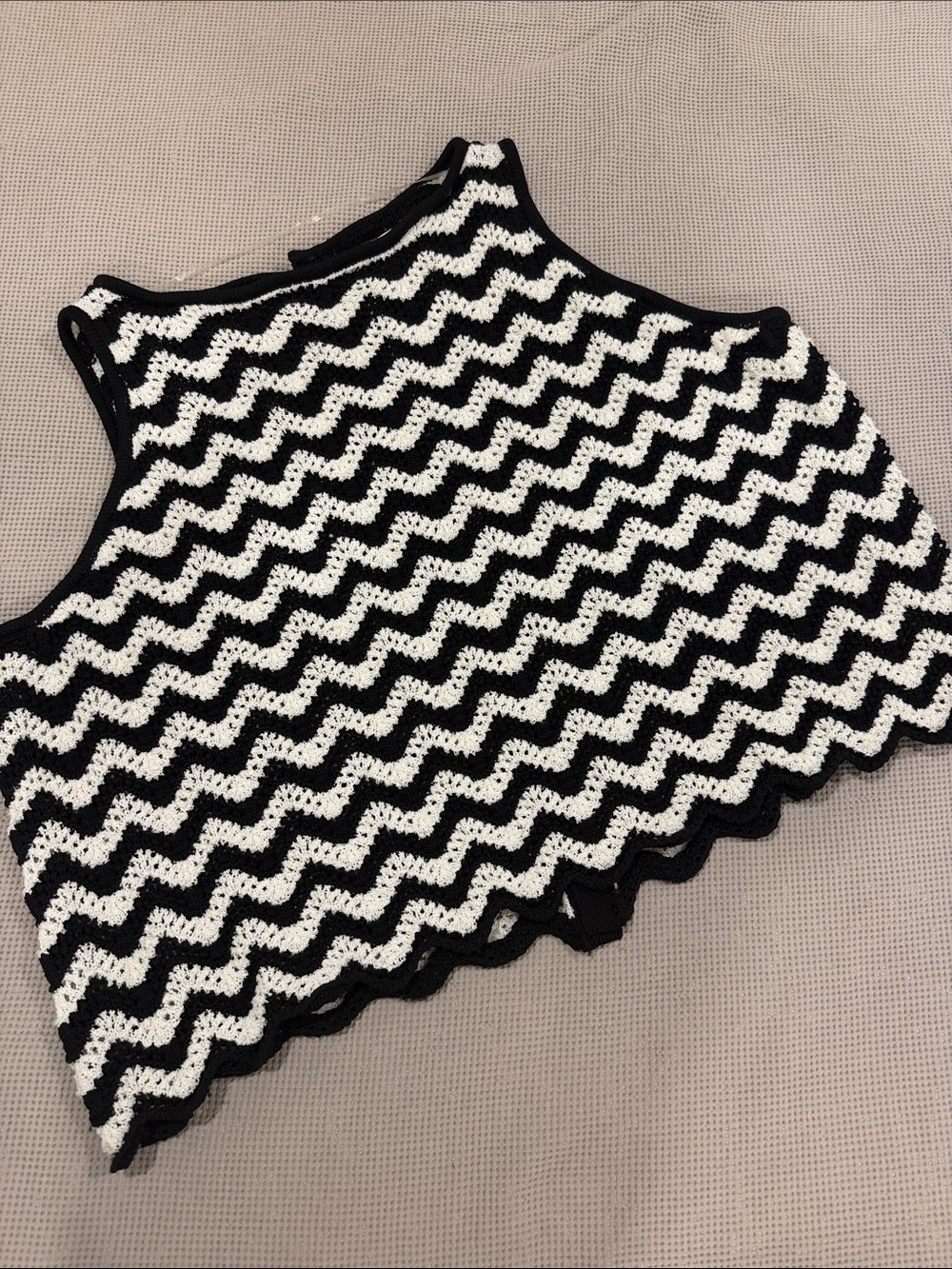 Ava & Viv Black and White Zigzag Crochet Crop Tank